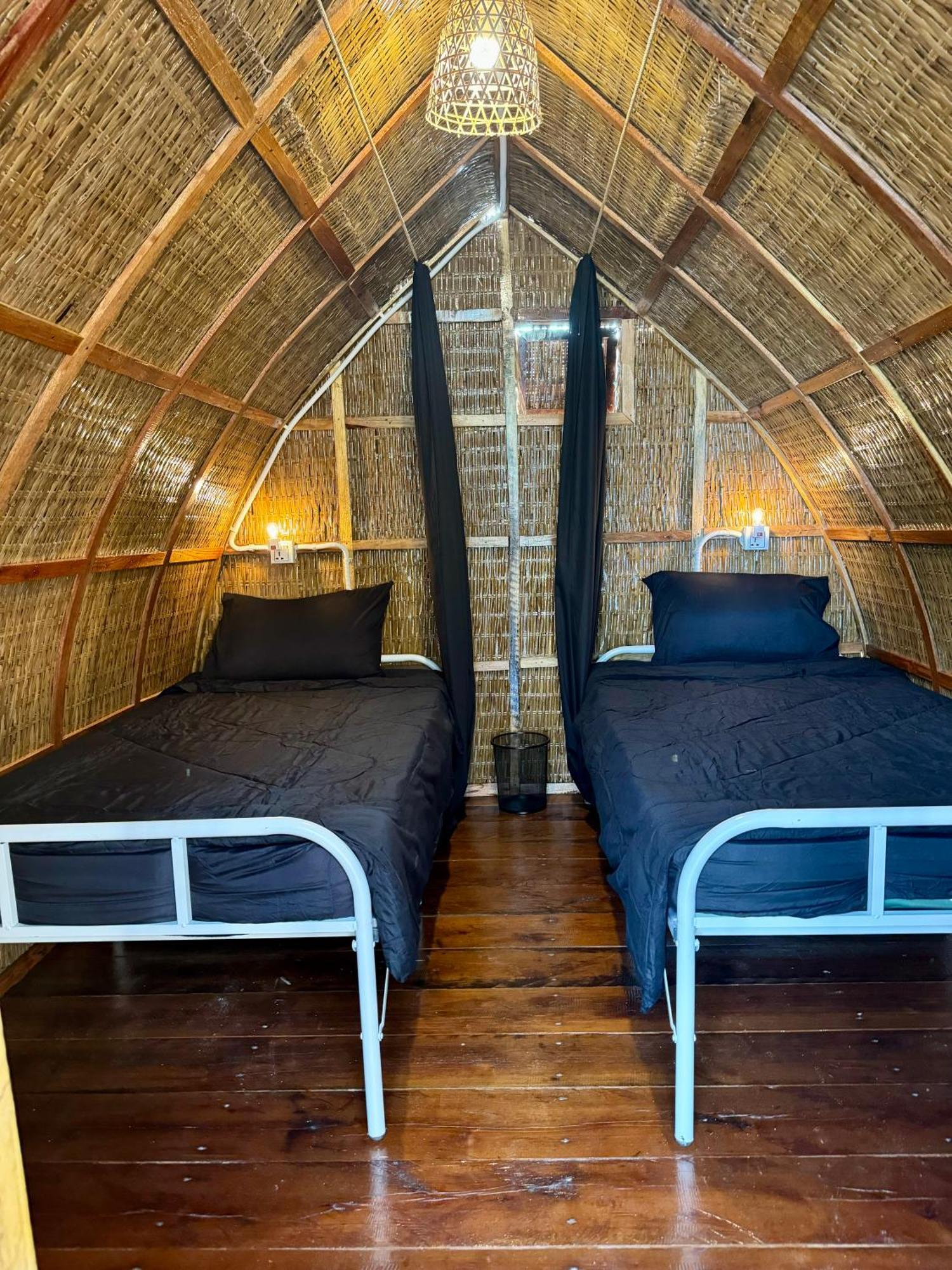 Rafikis Retreat Hostel Derm Tkov Village Exterior photo