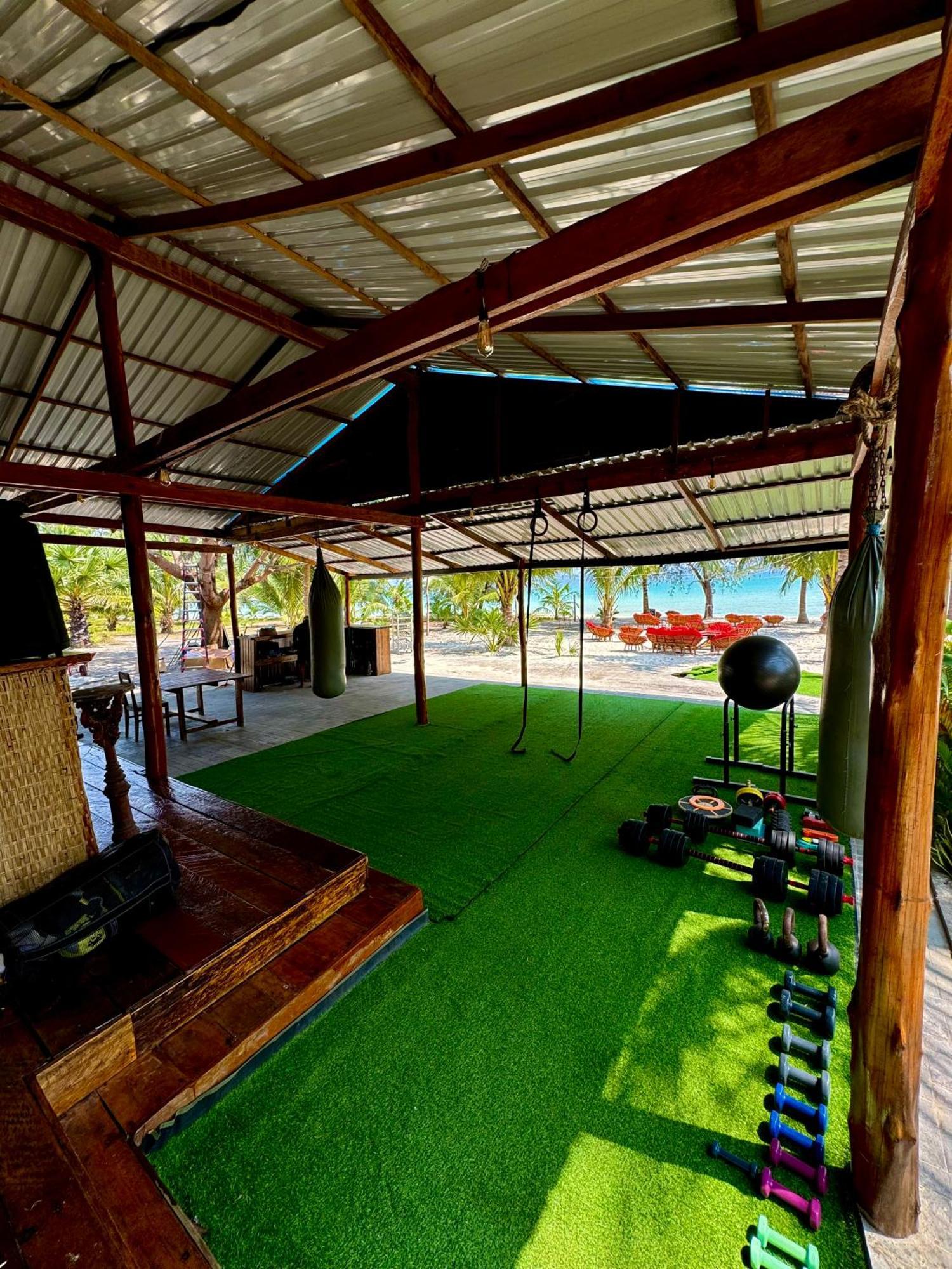 Rafikis Retreat Hostel Derm Tkov Village Exterior photo